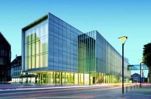Mehr über den Artikel erfahren Einen Besuch wert: Kunsthalle Weishaupt